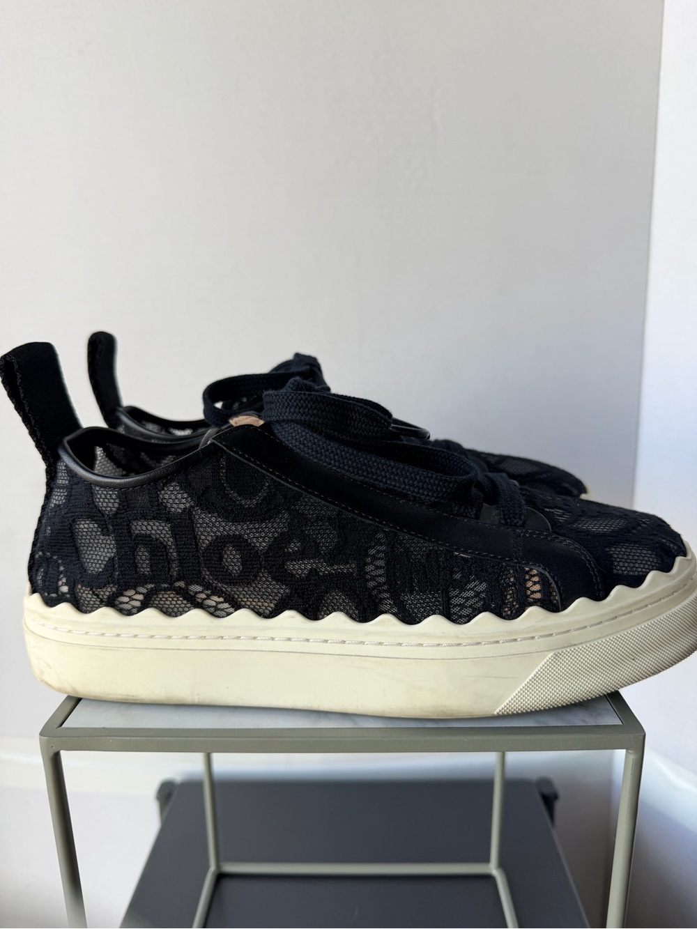 Chloé Black Lace-Overlay Platform Sneakers - Picture 2 of 9